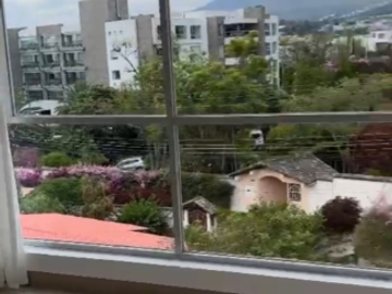 VENTA DE PENTHOUSE EN CUMBAYA NUEVO Y HERMOSO