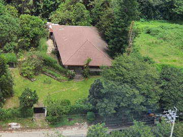 FOR SALE OLD HOUSE located in Calamba-Tagaytay Road Iruhin West Tagaytay City