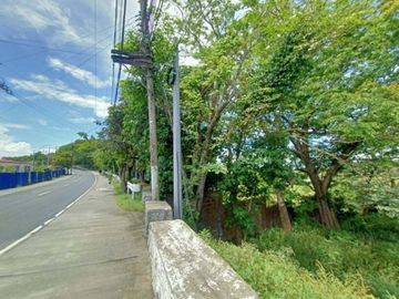 FOR SALE OLD HOUSE located in Calamba-Tagaytay Road Iruhin West Tagaytay City