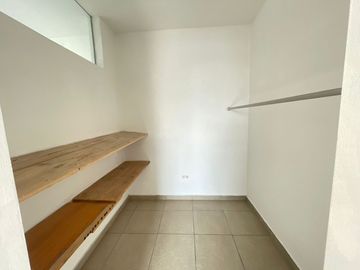Se Vende Casa en La Exclusiva Urbanización Los Huertos De La Molina!