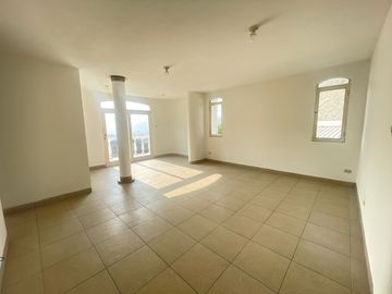 Se Vende Casa en La Exclusiva Urbanización Los Huertos De La Molina!