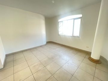 Se Vende Casa en La Exclusiva Urbanización Los Huertos De La Molina!