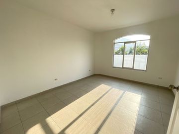 Se Vende Casa en La Exclusiva Urbanización Los Huertos De La Molina!