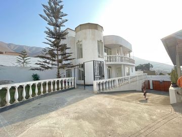 Se Vende Casa en La Exclusiva Urbanización Los Huertos De La Molina!