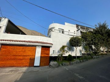 Se Vende Casa en La Exclusiva Urbanización Los Huertos De La Molina!