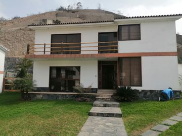 SE ALQUILA CASA EN CONDOMINIO EN LA 2DA ETAPA PLANICIE