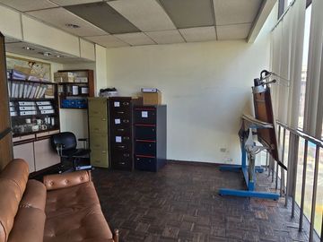 Vendo Oficina de 85m² Av. 9 de octubre Guayaquil Visibilidad y Ubicación Premium