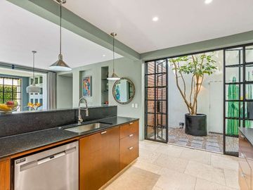 Casa Espana,  Estilo Auténtico y Vistas Pintorescas