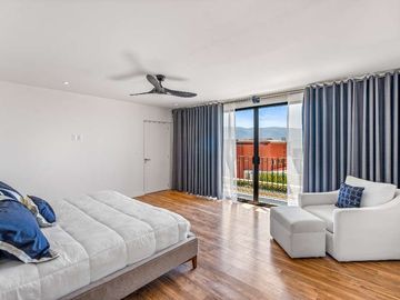 Casa Espana,  Estilo Auténtico y Vistas Pintorescas