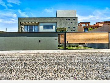 Casa Espana,  Estilo Auténtico y Vistas Pintorescas