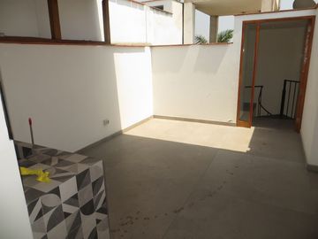 DUPLEX 256 M2, CHACARILLA DEL ESTANQUE, $ 285,000