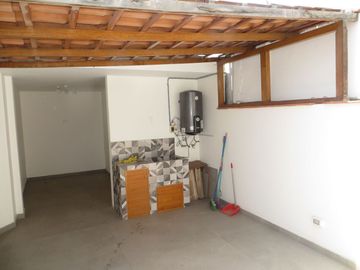 DUPLEX 256 M2, CHACARILLA DEL ESTANQUE, $ 285,000