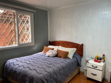 VENTA DE CASA ESQUINA CON LOCALES COMERCIALES EN ISLA NEGRA