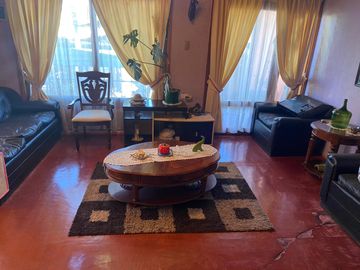 VENTA DE CASA ESQUINA CON LOCALES COMERCIALES EN ISLA NEGRA