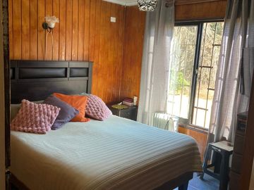 VENTA DE CASA ESQUINA CON LOCALES COMERCIALES EN ISLA NEGRA