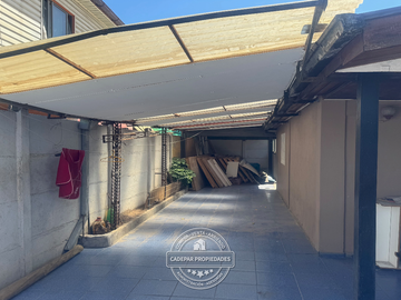 VENDE CASA EN LA COMUNA EL BOSQUE ESTACIONAMIENTO PARA 3 VEHICULOS