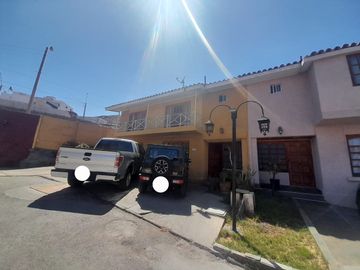 ¡¡Excelente Oportunidad!! Hermosa casa de dos pisos en Villa Las Tejas,9.800 UF, Coviefi, en la ciudad de Antofagasta