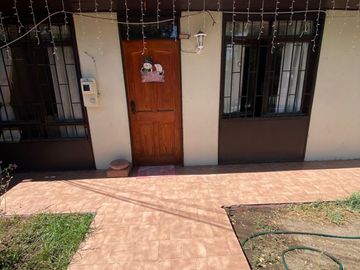 VENDEMOS CASA EN MAIPU. GRAN TERRENO