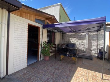 VENDEMOS CASA EN MAIPU. GRAN TERRENO