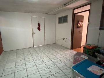 VENDEMOS CASA EN MAIPU. GRAN TERRENO