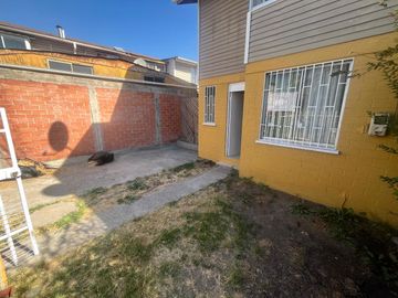 Casa en Microbarrio Cerrado en Villa Lomas de Maipú.