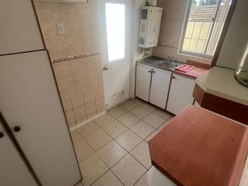 Casa en Microbarrio Cerrado en Villa Lomas de Maipú.