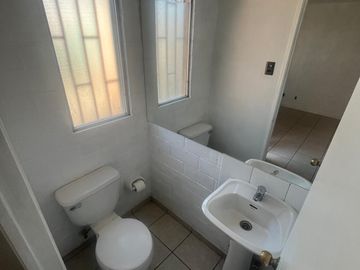 Casa en Microbarrio Cerrado en Villa Lomas de Maipú.