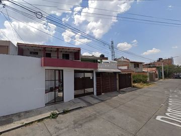 Gran oportunidad de inversión, casas en remates hipotecarios, casa en Michoacán excelente ubicación, colonia Ilustres Novohispanos, Morelia