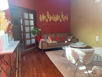 Venta De Amplia E Iluminada Casa En Exclusiva Zona De La Molina Con Piscina