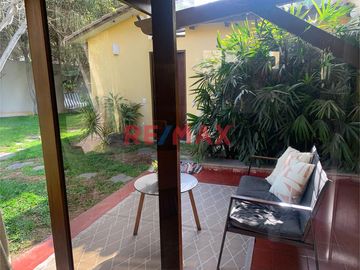 Venta De Amplia E Iluminada Casa En Exclusiva Zona De La Molina Con Piscina