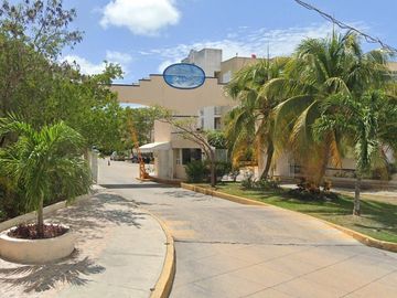 PRECIOSA CASA UBICACADA EN FRACC. BAHÍA AZUL CANCÚN, VIVE A UNOS MINUTOS DE LA PLAYA -NO CRÉDITOS-