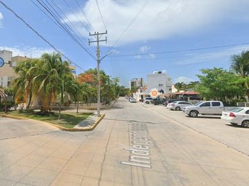 PRECIOSA CASA UBICACADA EN FRACC. BAHÍA AZUL CANCÚN, VIVE A UNOS MINUTOS DE LA PLAYA -NO CRÉDITOS-