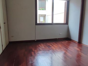 ALQUILER DE LINDO Y AMPLIO DEPARTAMENTO DE 4 DORMITORIOS