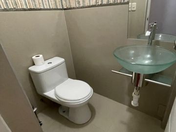 HERMOSO DEPARTAMENTO EN VENTA COMPLETAMENTE AMOBLADO EN CAYMA