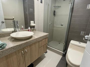 HERMOSO DEPARTAMENTO EN VENTA COMPLETAMENTE AMOBLADO EN CAYMA