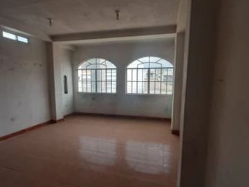 Venta de casa con local comercial - Jipijapa