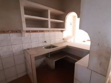 Venta de casa con local comercial - Jipijapa