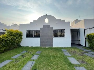 VENTA DE CASA DE 1 NIVEL EN LA COL. EMPLEADO POSTAL