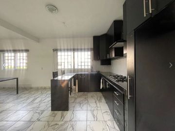 VENTA DE CASA DE 1 NIVEL EN LA COL. EMPLEADO POSTAL