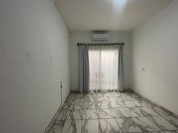 VENTA DE CASA DE 1 NIVEL EN LA COL. EMPLEADO POSTAL