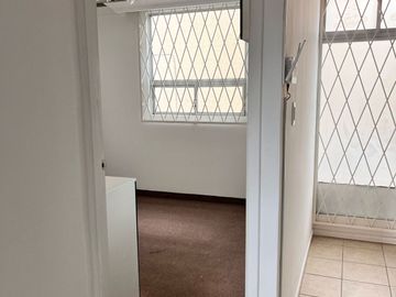 Casa de LUJO, Conj. Altos de la Colina en plena Av. Simon Bolivar