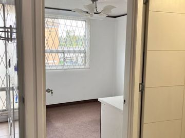 Casa de LUJO, Conj. Altos de la Colina en plena Av. Simon Bolivar