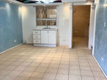 Casa de LUJO, Conj. Altos de la Colina en plena Av. Simon Bolivar