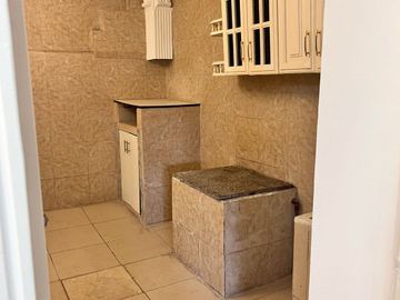 Casa de LUJO, Conj. Altos de la Colina en plena Av. Simon Bolivar