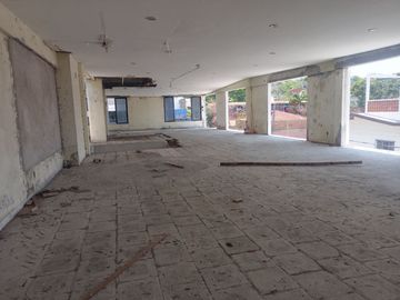 VENDO EDIFICIO EN ZONA CENTRO EN REMODELACION