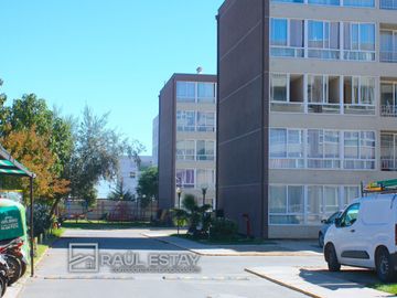 VENDEMOS Dpto. a pasos del centro parcialmente amueblado