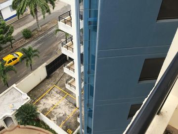 Venta departamento, sector Huertos Familiares - Tonsupa