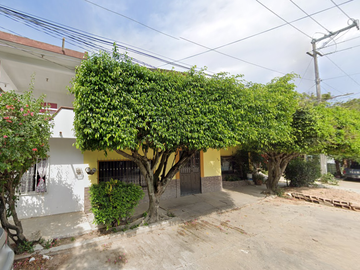 Sk09 Remate Bancario Casa En Tulipán 967, Paseo De Las Flores, Ocozocoautla De Espinosa