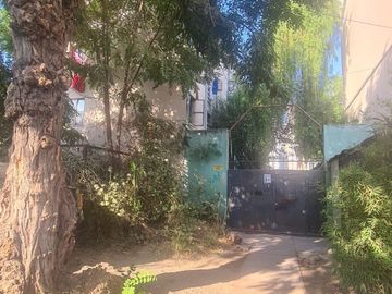 DEPARTAMENTO SEGUNDO PISO -VILLA LOS PROFESORES- METRO ECUADOR-ZONA RESIDENCIAL.
