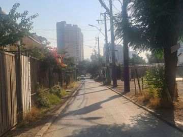DEPARTAMENTO SEGUNDO PISO -VILLA LOS PROFESORES- METRO ECUADOR-ZONA RESIDENCIAL.